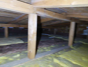 Zateplení stropu rodinného domu pomocí foukané izolace
